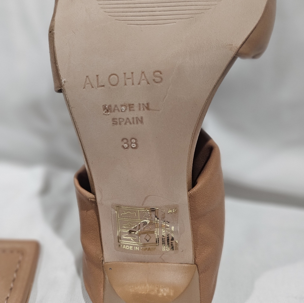 New Alohas Twist Strap Camel Womens sz 38